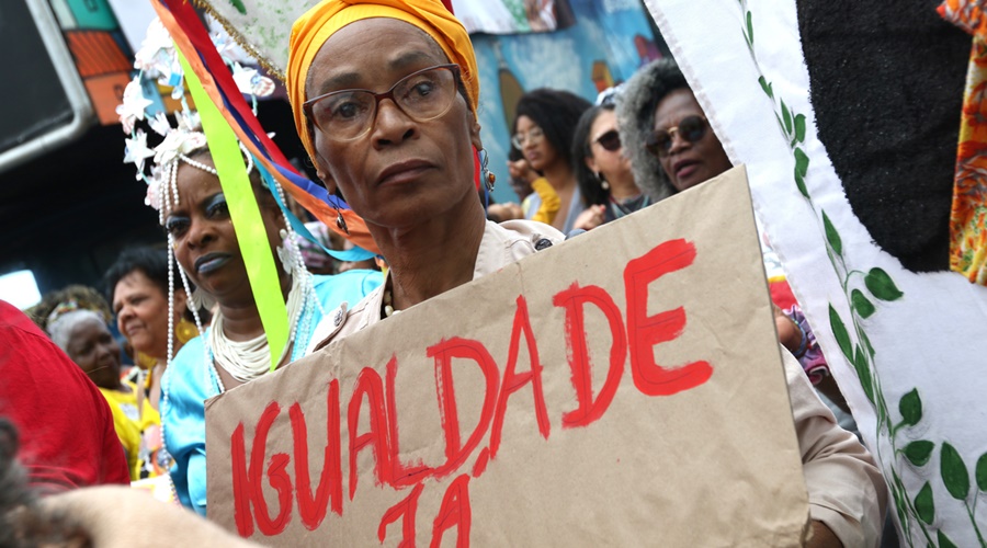 Imagem: RACISMO INTERNET Mulheres concentram 60% de casos de racismo pela internet no Brasil